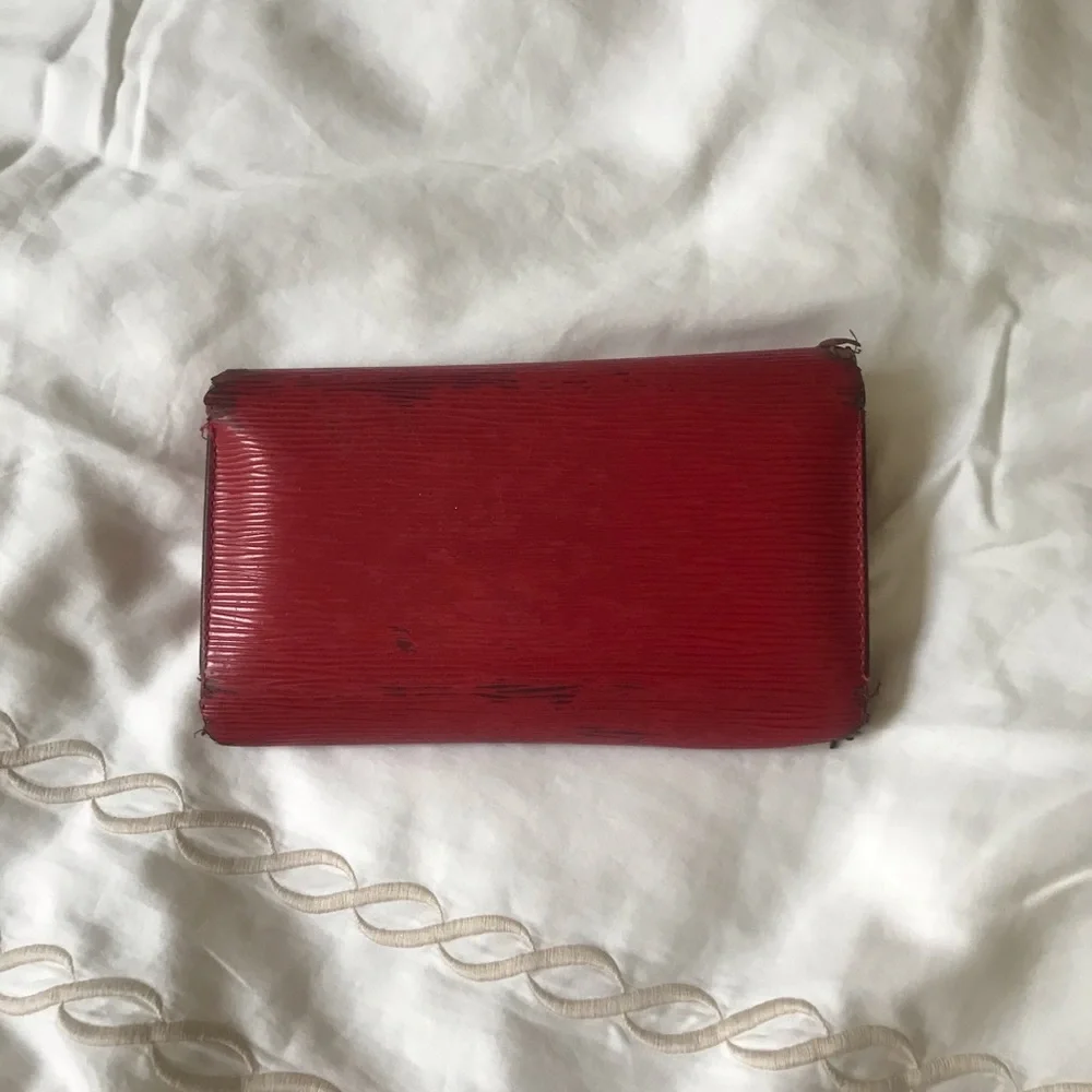 Louis Vuitton Epi wallet